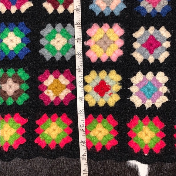 Vintage crochet knit rainbow square blanket - Picture 5 of 6